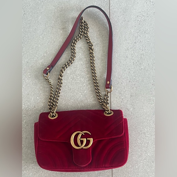Gucci red velvet Marmont crossbody! - Picture 1 of 14